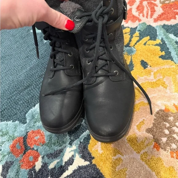 UGG Black snow boots - Picture 7 of 9